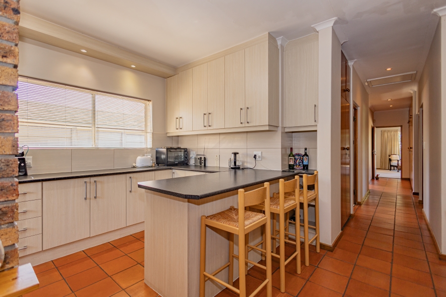 4 Bedroom Property for Sale in Amandelrug Western Cape